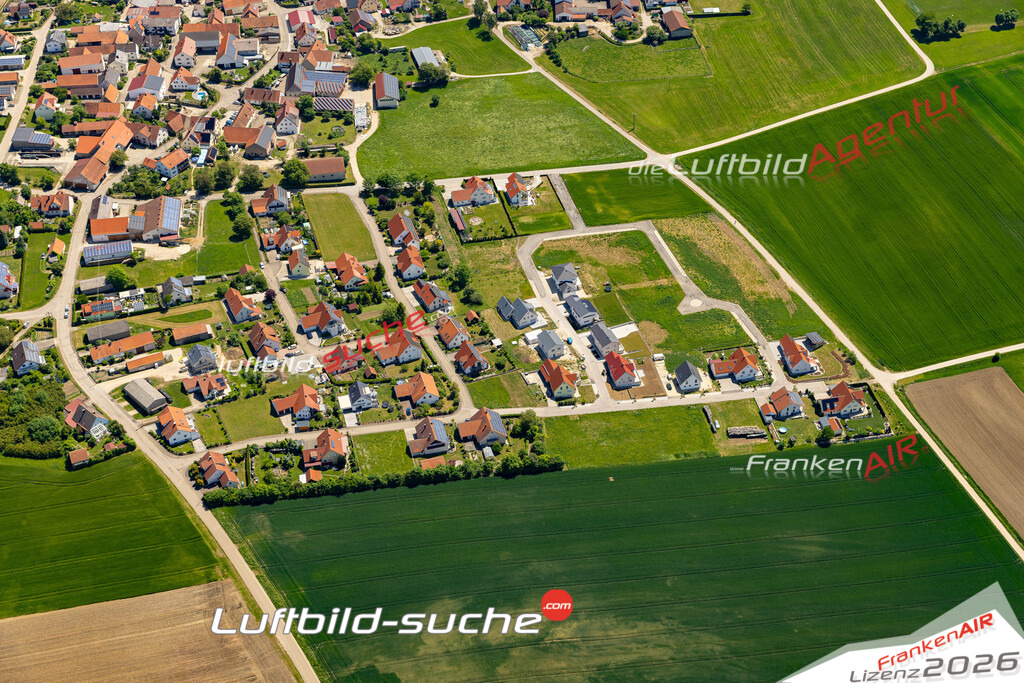 Die Luftaufnahme Muendling - Harburg wurde 2022 vom Flugzeug aus (keine Drohne) erstellt. Hohe Auflösung -für große Poster und Wandbilder geeignet - Garantiert!