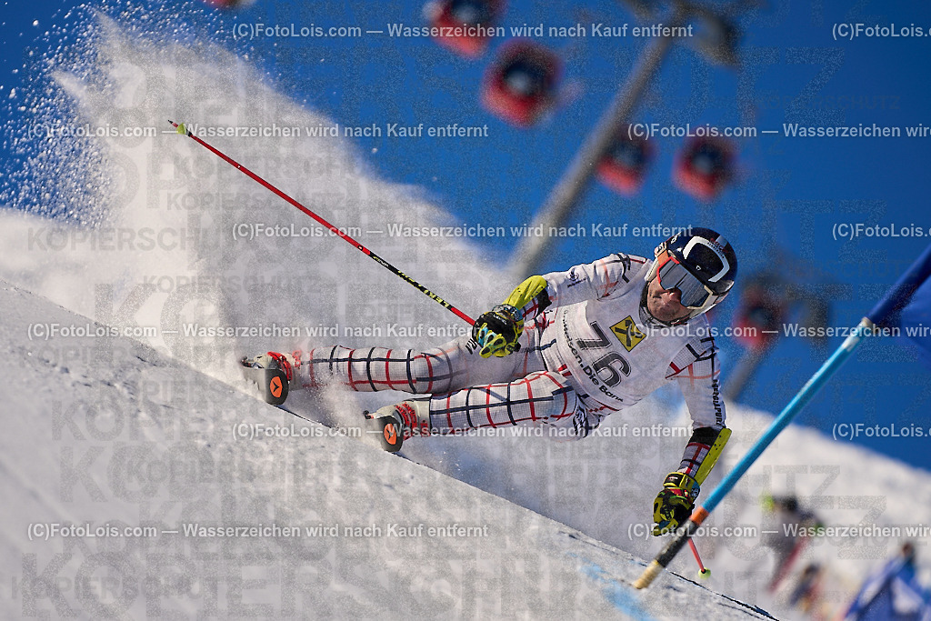 ALP2961_MASTERS-Cup_GS-B Herrn_Vanous Bohuslav | (C)FotoLois.com, Alois Spandl. FIS Masters-Cup Wildschönau, Giant Slalom auf der Piste Schatzberg GS, Siegerehrung auf dem Dorfplatz Niederau, Sa 13. Januar 2024.