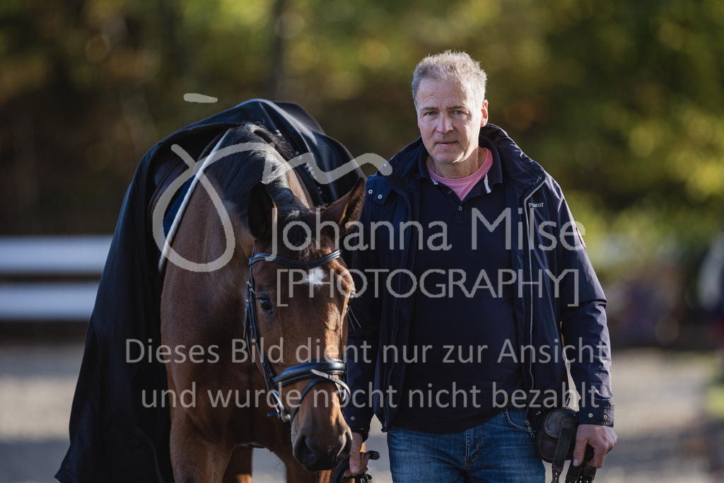 221021_Warstein_M2St_Impressionen-400 | Deine schönsten Turniermomente als professionelle Fotos! Entdecke hochwertige Pferdesport-Fotografie im Online-Shop. Jetzt Fotos finden & bestellen!
