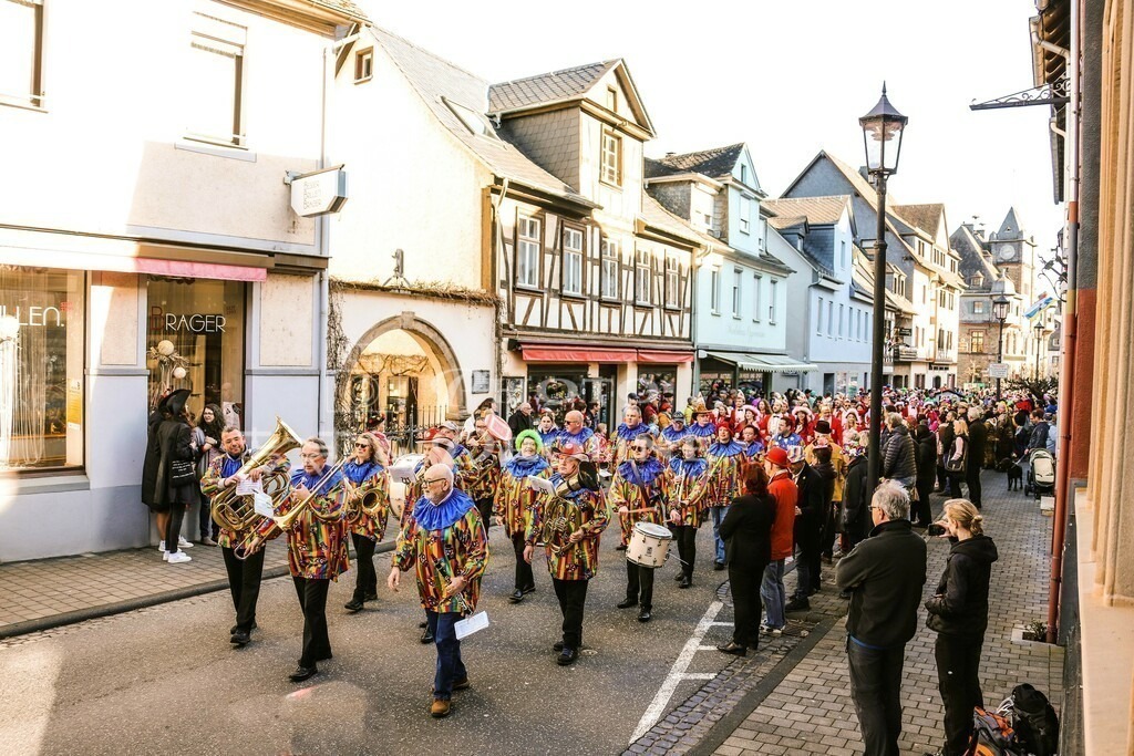 Fastnacht 2023-1535 | Erleben Sie den Zauber des Mittelrheins und entdecken Sie die atemberaubende Auswahl an Fotos und Bildern bei Rheinfotos. Wir bieten eine vielfältige Auswahl an Produkten wie Poster, Karten, Sticker, Textilien und Geschenkartikeln und Fototouren. - Realisiert mit Pictrs.com