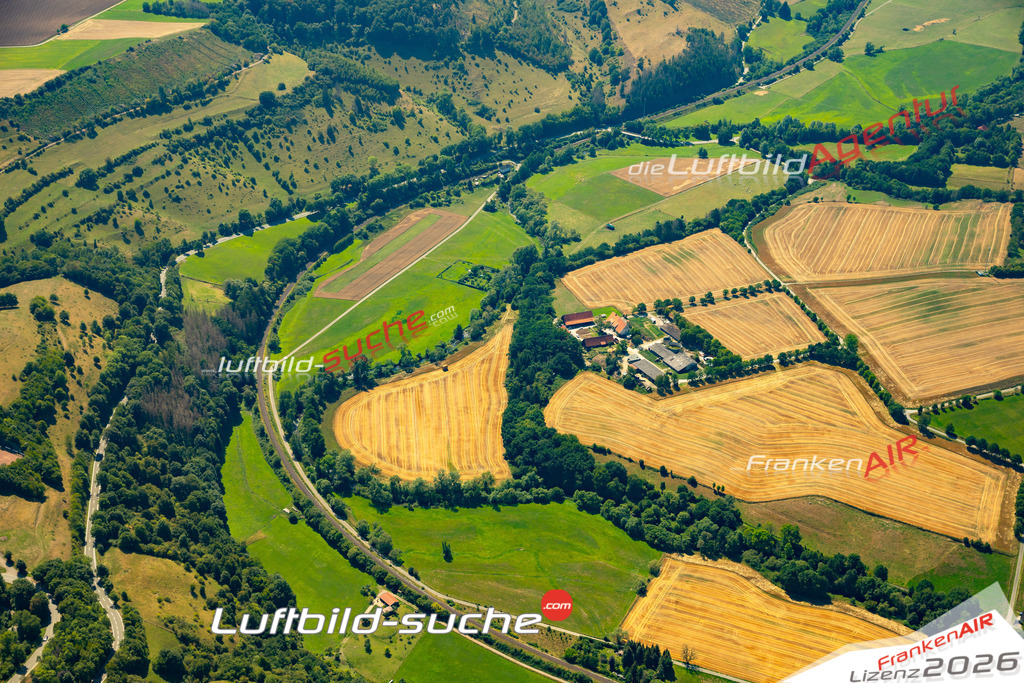 Die Luftaufnahme Obermarsberg - Marsberg wurde 2022 vom Flugzeug aus (keine Drohne) erstellt. Hohe Auflösung -für große Poster und Wandbilder geeignet - Garantiert!