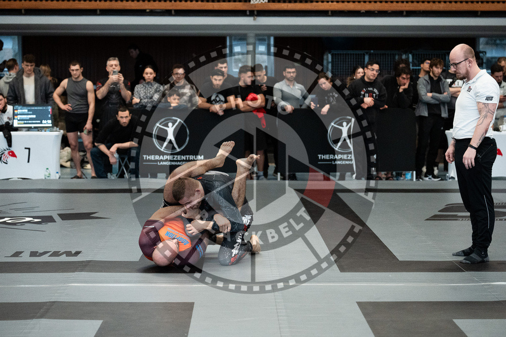 20251129PBB8555 | Fighters compete during the luta livre competition ILLCS XI winter edition on November 29, 2025 in Hannover, Germany.