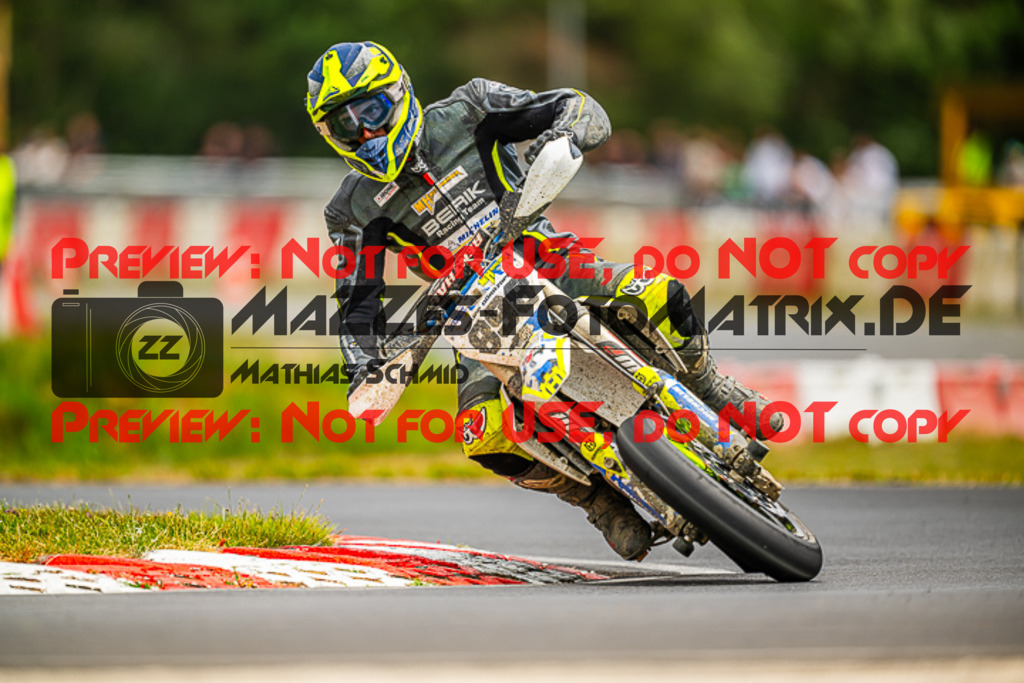 MaZZes_FotoMatrix_230702_0957 | S4