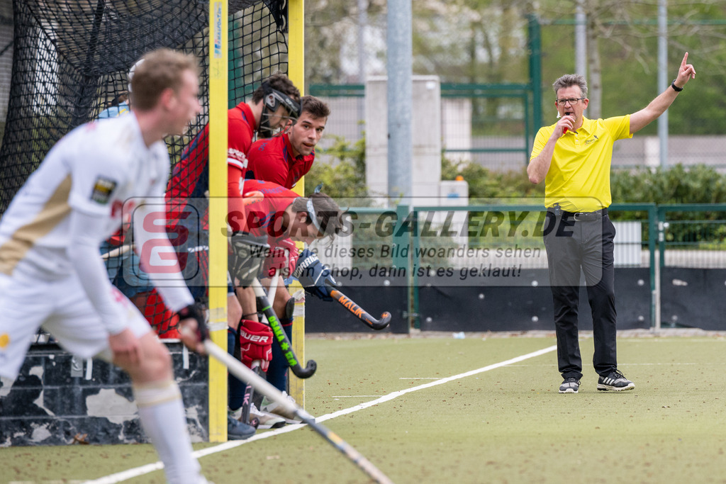 SFE_20230415_0197 | Deutsche Meisterschaft Männliche U16 Halle 2023 am 15.04.2023 in Düsseldorf (Düsseldorfer Hockeyclub 1905 e.V.), Photo: Stephan Fehrmann 2022 (Sports-Gallery),Schiedsrichter