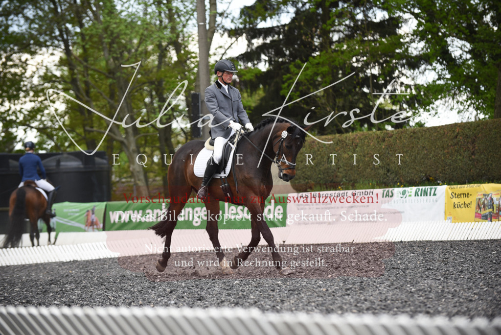 20230513_JK-Röhrsdorf-15-024 | Pferde- und Turnierfotografie in Westsachsen. Pferdeportraits, Auftragszeichnungen und intuitive Kunst.