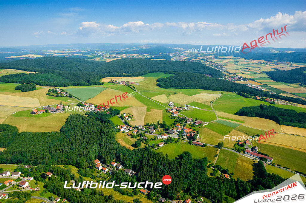 Die Luftaufnahme Seelach - Kronach wurde vom UL-Flugzeug (keine Drohne) aus fotografiert.Hohe Druck- Auflösung-die Geschenkidee!