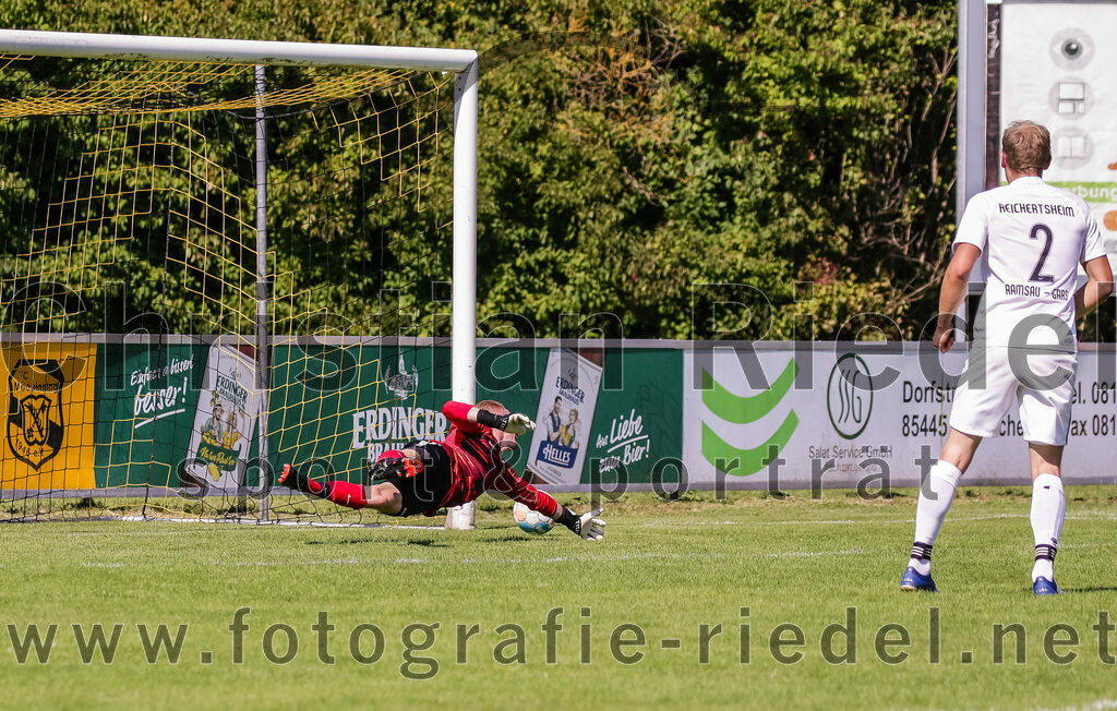 2023-08-19_103_FC_Moosinning_gegen_SV_Reichertsheim | Moosinning, Deutschland, 19.08.2023:
Fußball, Bezirksliga Oberbayern Ost 2023 / 2024, 5. Spieltag, FC Moosinning gegen SV Reichertsheim, Endergebnis: 0:4

Torschuss zum 2:0 durch Thomas Auerweck (FC Moosinning, #19)
Torwart Jakob Kohwagner (SV Reichertsheim, #22), Matthias Neumaier (SV Reichertsheim, #2)

Foto: Christian Riedel / fotografie-riedel.net