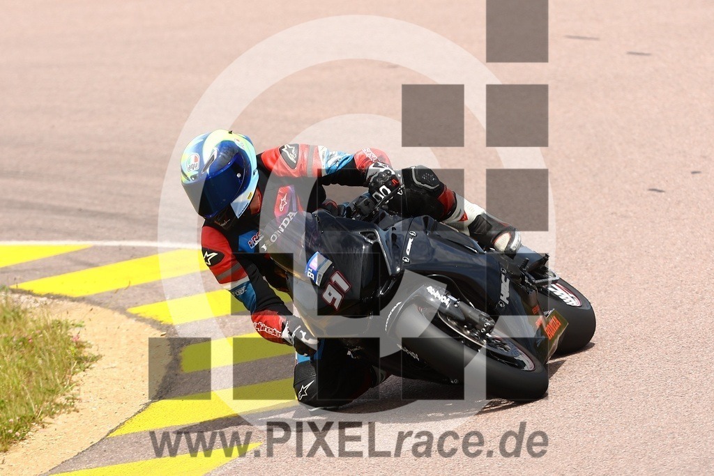 0091-20260606_02585 | Schöne Erinnerungen an spannende Momente - das festzuhalten ist unser Job. PIXELrace.de ist seit 2003 auf den Rennstrecken Europas unterwegs um die Action draußen beim Fahren und die wunderbare Stimmung imm Fahrerlager für euch einzufangen.
