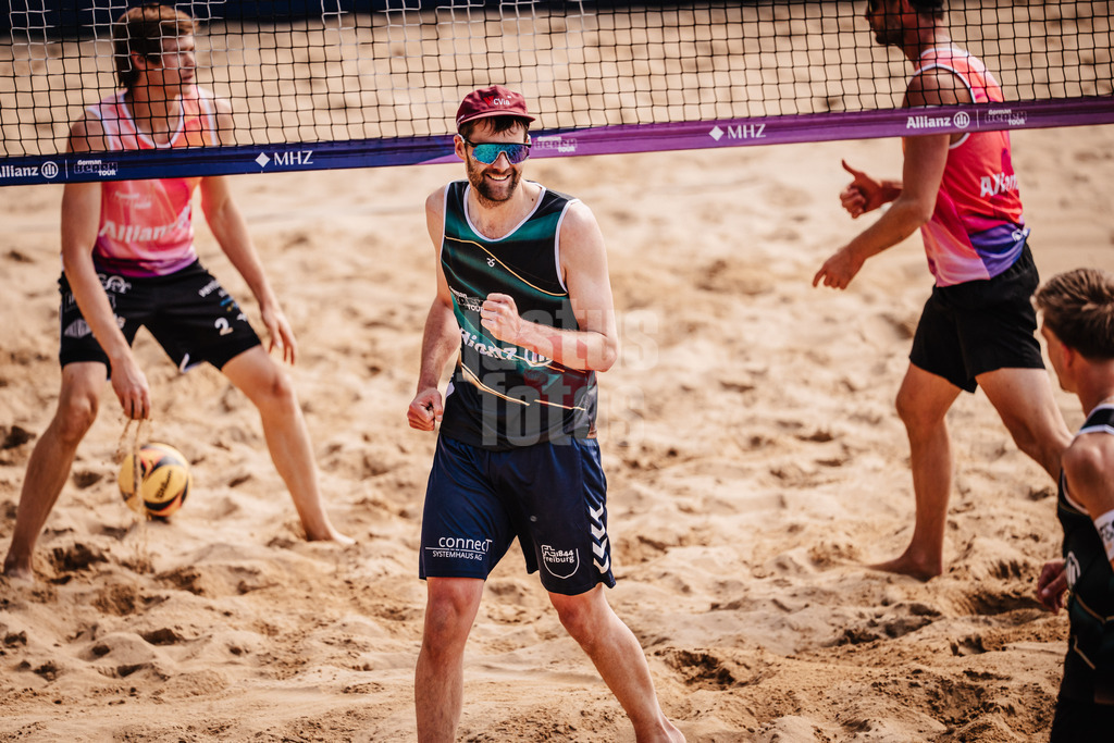 Beachvolleyball | Männer | Allianz German Beach Tour 2025 | Tourstop Düsseldorf | 08.05.2025 | Manuel Harms jubelt