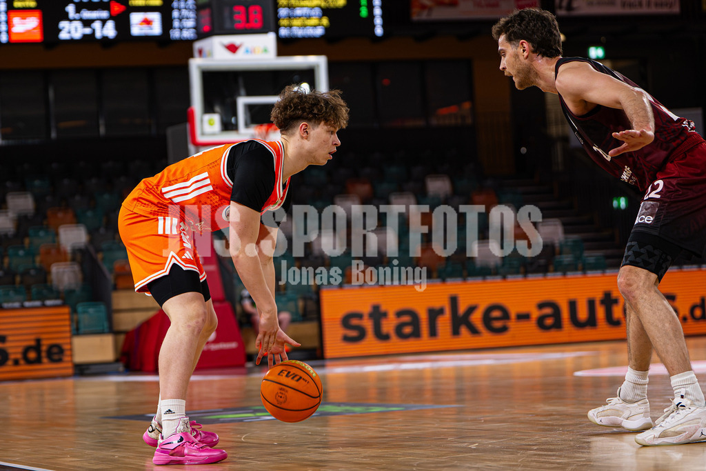 Basketball I Herren I Saison 2025-2026 I ProB Nord I 21. Spieltag I Rasta Vechta II - Iserlohn Kangaroos I 3045 | Roy Krupnikas (24, RASTA Vechta II) - Realisiert mit Pictrs.com