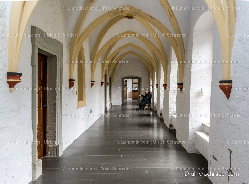 _ulrichschrader.com-180 | Stockfoto und Bilderpool mit Bildmaterial aus Deutschland, dem Harz, Halberstadt, Quedlinburg, Wernigerode und weltweit. Qualitativ hochwertige und professionelle Fotos anschauen und kaufen. - Realisiert mit Pictrs.com