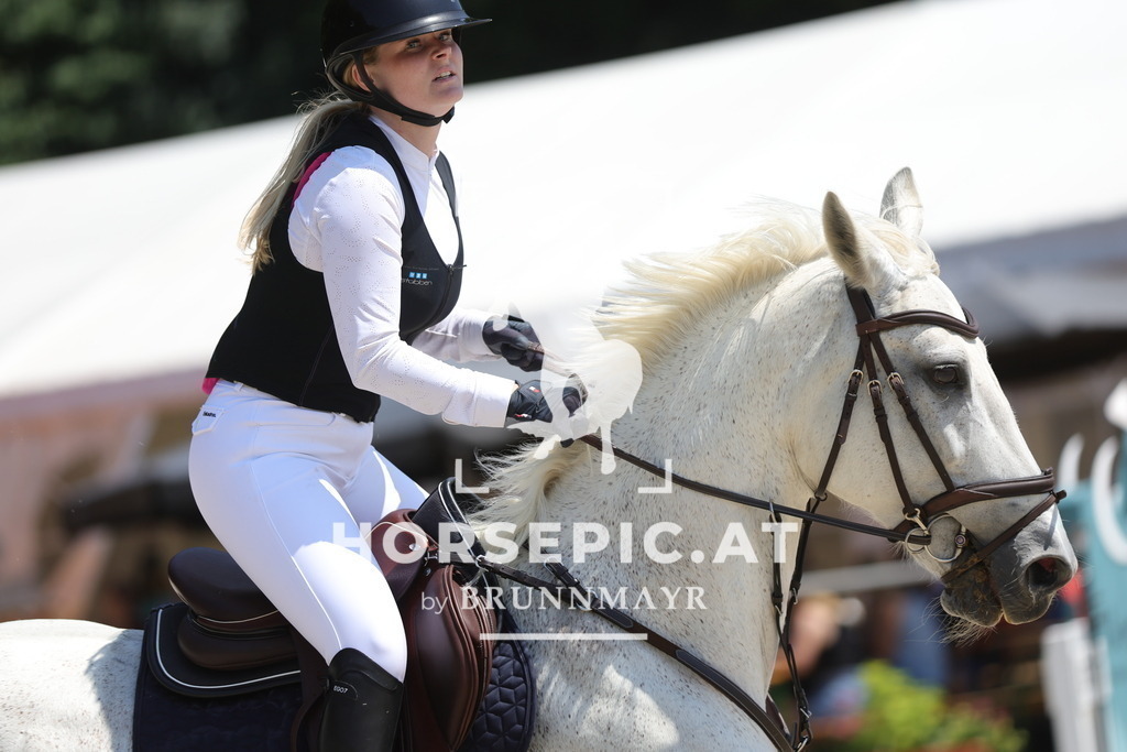 0P6A9347 | Willkommen bei Brunnmayr - Design & Fotografie – Ihrem Spezialisten für Reitturniere und Pferdeveranstaltungen in Oberösterreich, Salzburg und Bayern! Seit über 17 Jahren sind wir leidenschaftlich dabei.