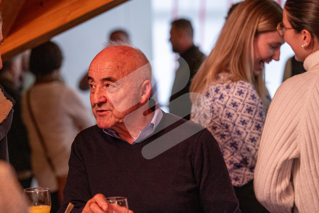 SKE100J_4634 | Die Schwinger des Schwyzer Kantonalen Schwingerverbandes: Fotos, die Dynamik und Leidenschaft festhalten, sowie emotionale Momente aus dem traditionellen Schwingsport zeigen. - Realisiert mit Pictrs.com