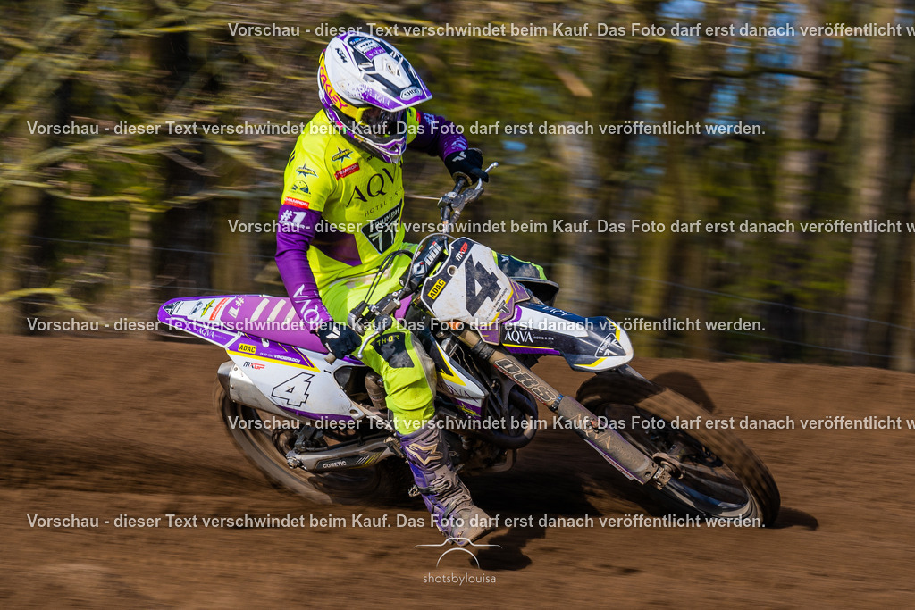 04_13_Bensdorf_MX1-4146 | Sportfotografin aus Berlin-Brandenburg mit Fokus auf Motocross. Ich halte deine sportliche Leistung und echte Emotionen auf und neben der Strecke professionell fest. Entdecke die Fotos von deinem Rennen und bestelle sie direkt hier im Shop.