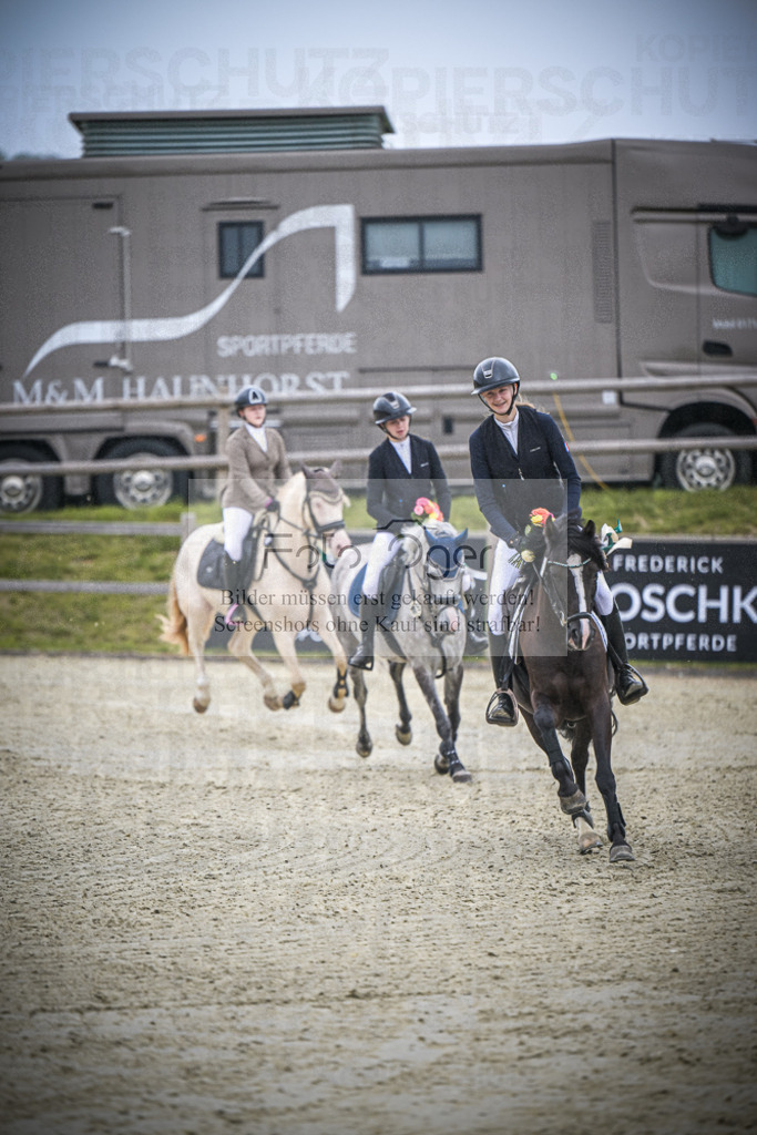 DOS_0100 | Entdecke hochwertige Reitturnierfotos von Foto Oger. Professionell, emotional und authentisch – jetzt Lieblingsmomente im Shop bestellen.Deutschlandweite Turnierfotografie. - Realisiert mit Pictrs.com