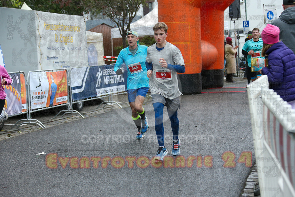 251130_1141_EX1_8238 | Sportfotografie im Rhein-Sieg Kreis, Köln, Bonn, NRW, Rheinland Pfalz, Hessen, etc. Unser Tätigkeitsfeld umfasst den Laufsport vom Volkslauf über den Marathon, Duathlon, Triathon bis zum Ultralauf wie Kölnpfad Ultra oder Schindertrail.