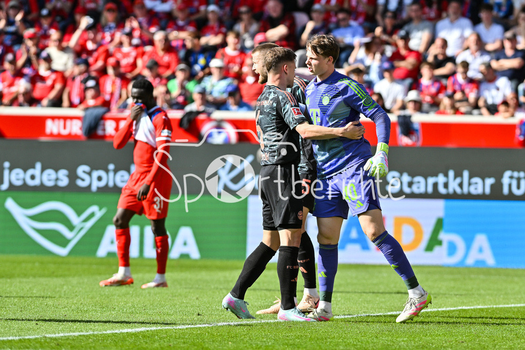 1. FC Heidenheim - FC Bayern München | freude bei Joshua KIMMICH (FC Bayern Muenchen 6) und Jonas Kurt URBIG (FC Bayern Muenchen 40) / Bundesliga: 1. FC Heidenheim - FC Bayern Muenchen, Voith Arena am 19.04.2025