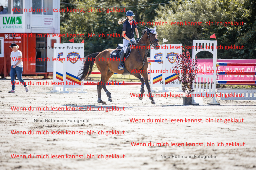 BK1A6641 | Turnierbilder Turnierfotos Nina Hüffmann Turnierfotografie Pferdefotografie Tierzeichnung Haustierzeichnung Pferdezeichnung Hundezeichnung Videograf  - Realisiert mit Pictrs.com