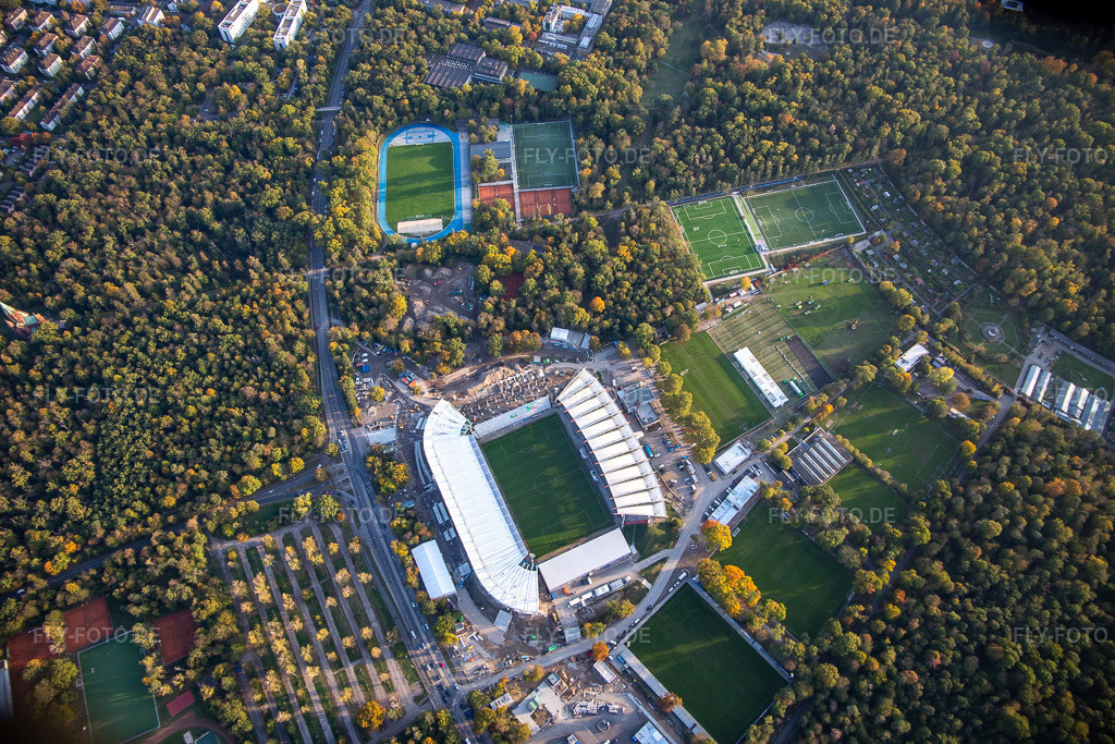 Luftbild: Erweiterungs- und Umbau- Baustelle am Sportstätten-Gelände des Stadion 