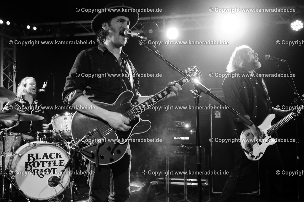 Konzert : Black Bottle Riot am 14.11.2025 im Rare Guitar in Münster | Konzert : Black Bottle Riot am 14.11.2025 im Rare Guitar in Münster - Realisiert mit Pictrs.com