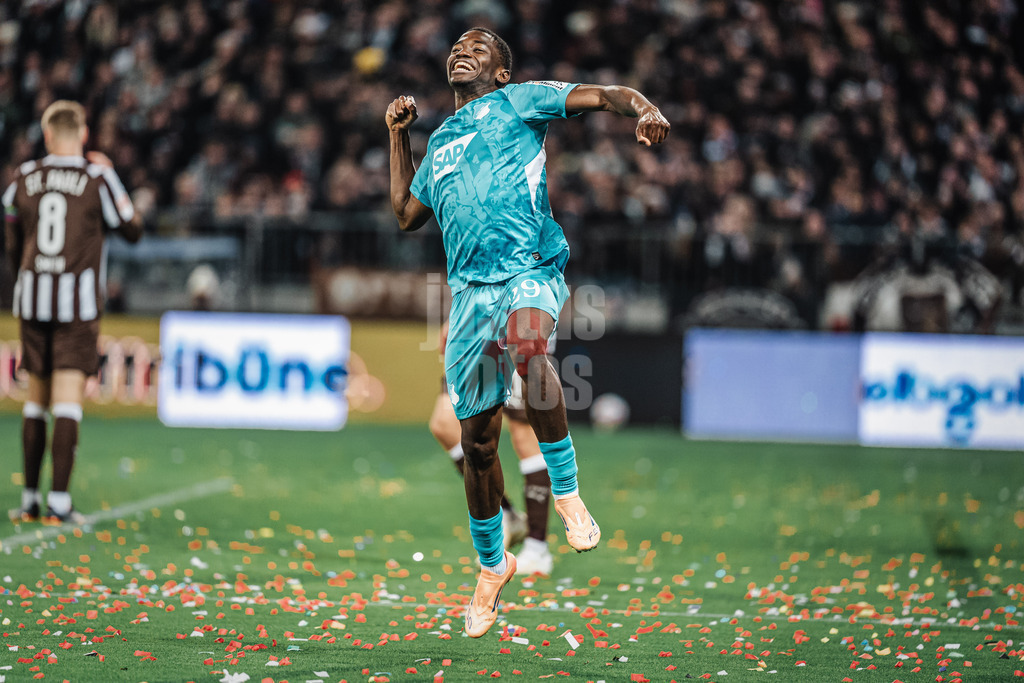 Fußball | Männer | Saison 2025/2026  | Fußball-Bundesliga | 07. Spieltag | FC St. Pauli vs. TSG Hoffenheim | 19.10.2025 | Torjubel von Bazoumana Toure (#29, TSG Hoffenheim)