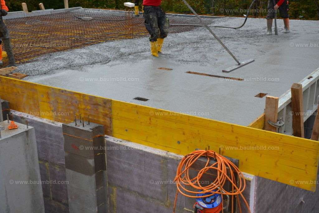 bib-lg04-betonarbeiten-0345 | Nach LV-Leistungsgruppen sortierte Detailfotos über den Bau eines Hauses. Alle Hausbau-Bilder direkt vom Urheber und Autor der Website Haus-Selber-Bauen.com