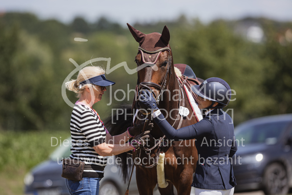 220728_BHO_BronzeTour_L-Stil_1-312 | Deine schönsten Turniermomente als professionelle Fotos! Entdecke hochwertige Pferdesport-Fotografie im Online-Shop. Jetzt Fotos finden & bestellen!