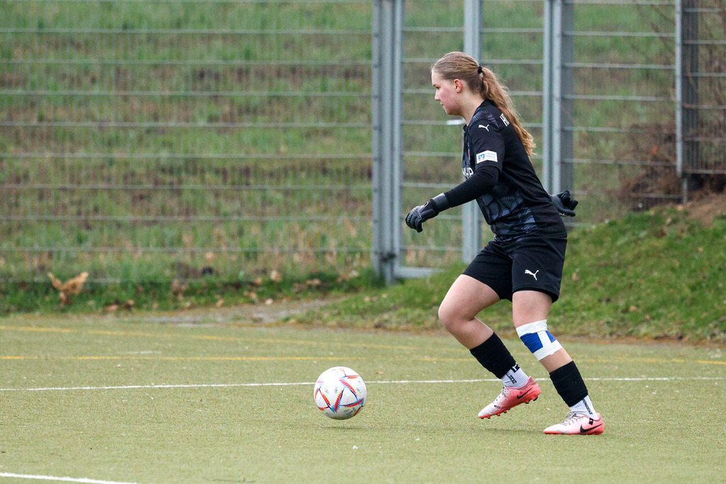 WASFCH_260321_4847 | SGM DJK Wasseralfingen/Neuler vs. 1.FC Heidenheim 1846 II, Fußball, Frauen, Bezirksliga, 2025/2026, 13. Spieltag, 21.03.2026 in Wasseralfingen, Kunstrasen Bürgle(Foto: Michael Bulling) - Realisiert mit Pictrs.com