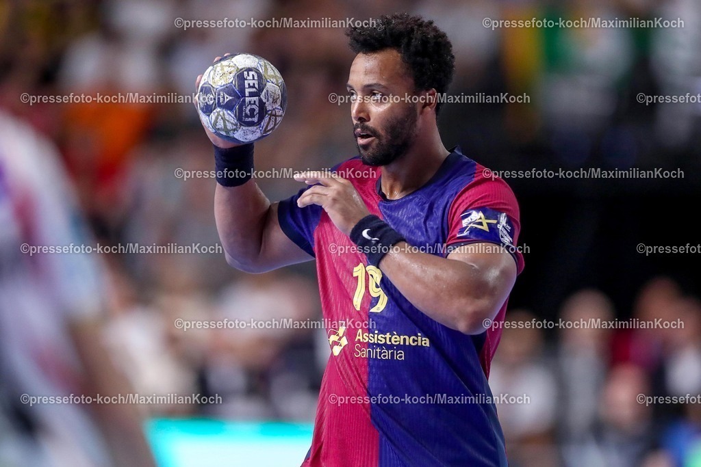 KoeEHF14062502153 | 14.06.2025, Handball, Halbfinale TruckScout24 EHF FINAL4, LANXESS arena Köln, FC Barcelona - SC Magdeburg: Timothey N Guessan (Barca FC Barcelona ESP #19) 