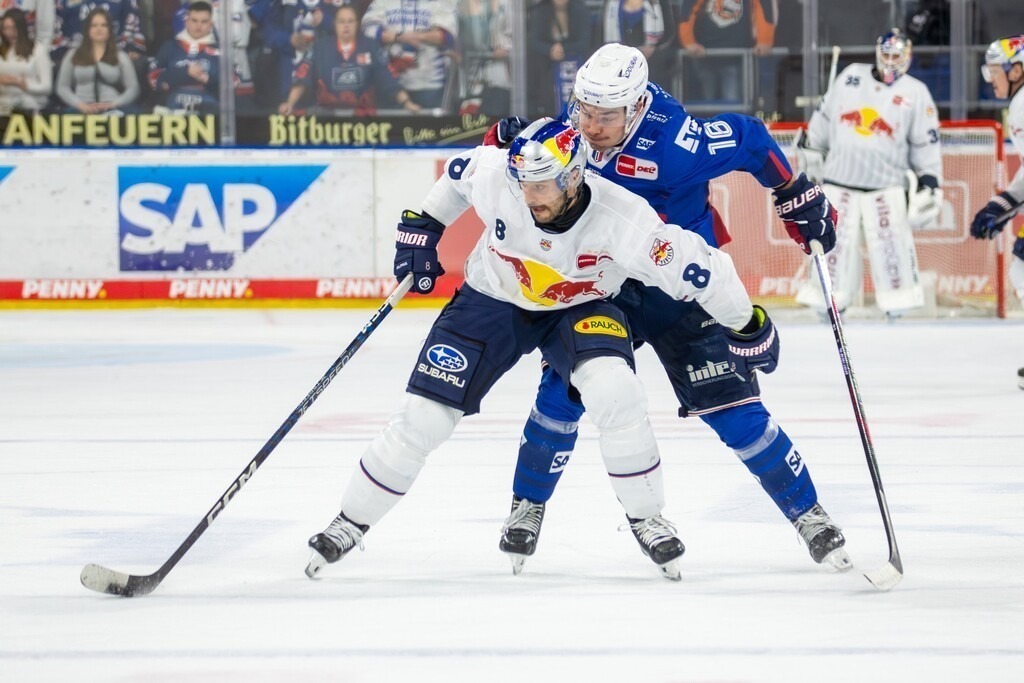 DEL, Deutsche Eishockey Liga Saison 2024/25, 22. Spieltag: Adler Mannheim gegen Red Bull München. Bild: Dynamischer Vorstoß von Tobias Rieder (8, München) | DEL, Deutsche Eishockey Liga Saison 2024/25, 22. Spieltag: Adler Mannheim gegen Red Bull München. Bild: Dynamischer Vorstoß von Tobias Rieder (8, München) - Realisiert mit Pictrs.com