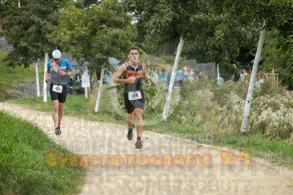 250824_1347_EX1_3657 | Sportfotografie im Rhein-Sieg Kreis, Köln, Bonn, NRW, Rheinland Pfalz, Hessen, etc. Unser Tätigkeitsfeld umfasst den Laufsport vom Volkslauf über den Marathon, Duathlon, Triathon bis zum Ultralauf wie Kölnpfad Ultra oder Schindertrail.