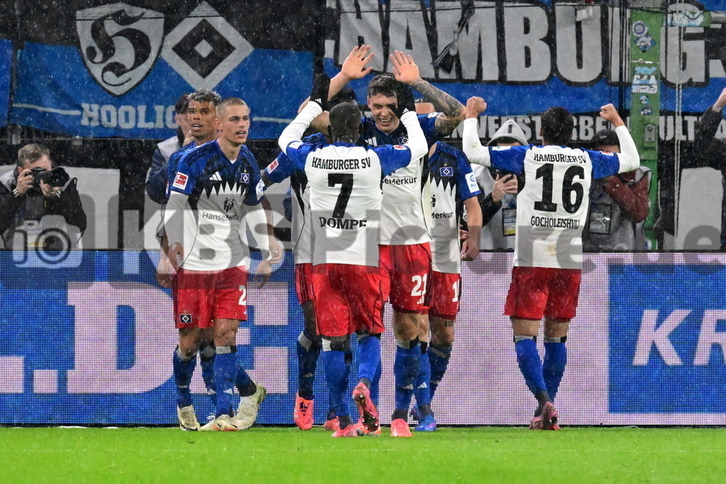 KBS Picture_HSV-Mainz05_020 | HSV Torjubel zum 4:0 Torschuetze ist Philippe Rayan (HSV) ,Sportplatz :  Volksparkstadion, - Realisiert mit Pictrs.com