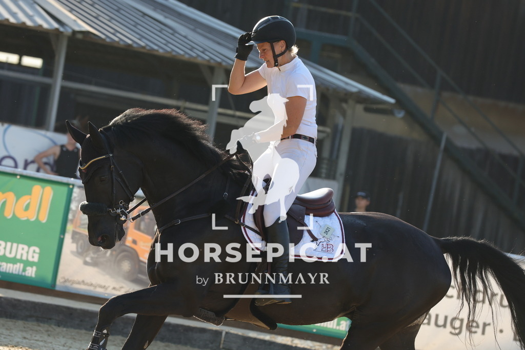 0P6A2378 | Willkommen bei Brunnmayr - Design & Fotografie – Ihrem Spezialisten für Reitturniere und Pferdeveranstaltungen in Oberösterreich, Salzburg und Bayern! Seit über 17 Jahren sind wir leidenschaftlich dabei.