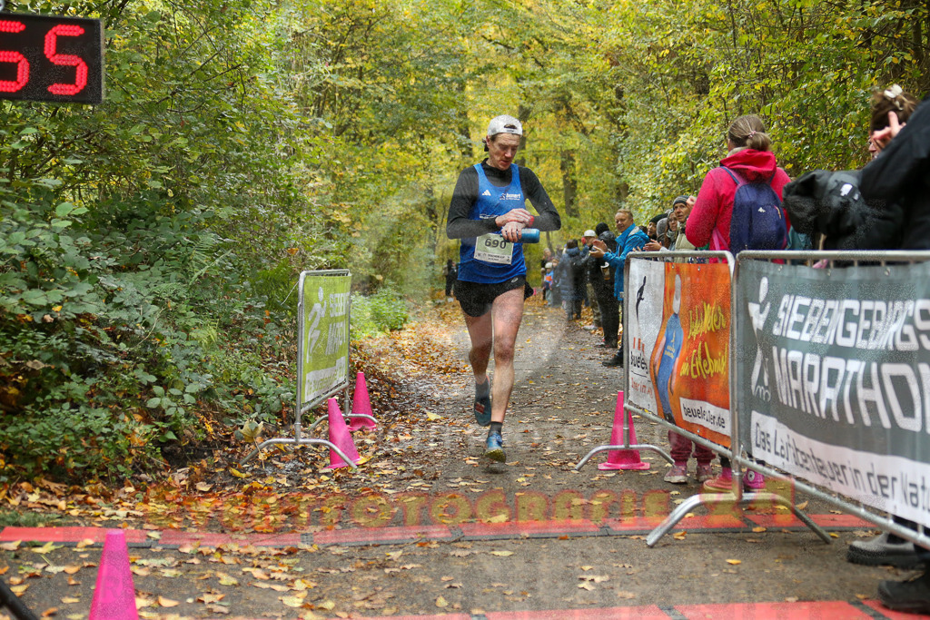 251026_1219_EX1_0087 | Sportfotografie im Rhein-Sieg Kreis, Köln, Bonn, NRW, Rheinland Pfalz, Hessen, etc. Unser Tätigkeitsfeld umfasst den Laufsport vom Volkslauf über den Marathon, Duathlon, Triathon bis zum Ultralauf wie Kölnpfad Ultra oder Schindertrail.