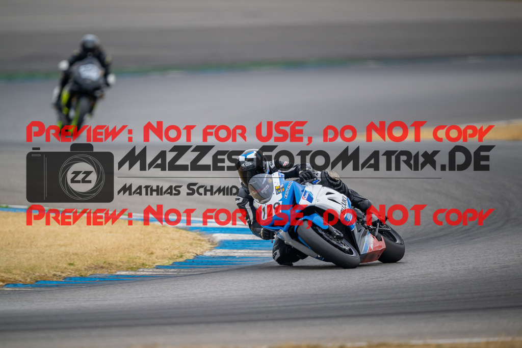 MaZZes-Fotomatrix-20260809-580267 | R1