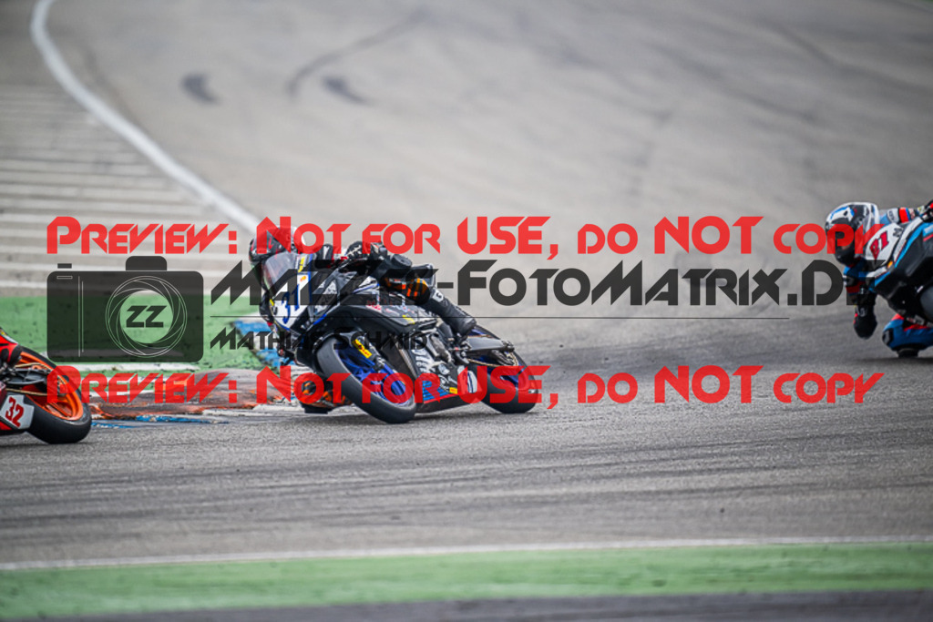 MaZZes_FotoMatrix_220925_7543 | IDM300