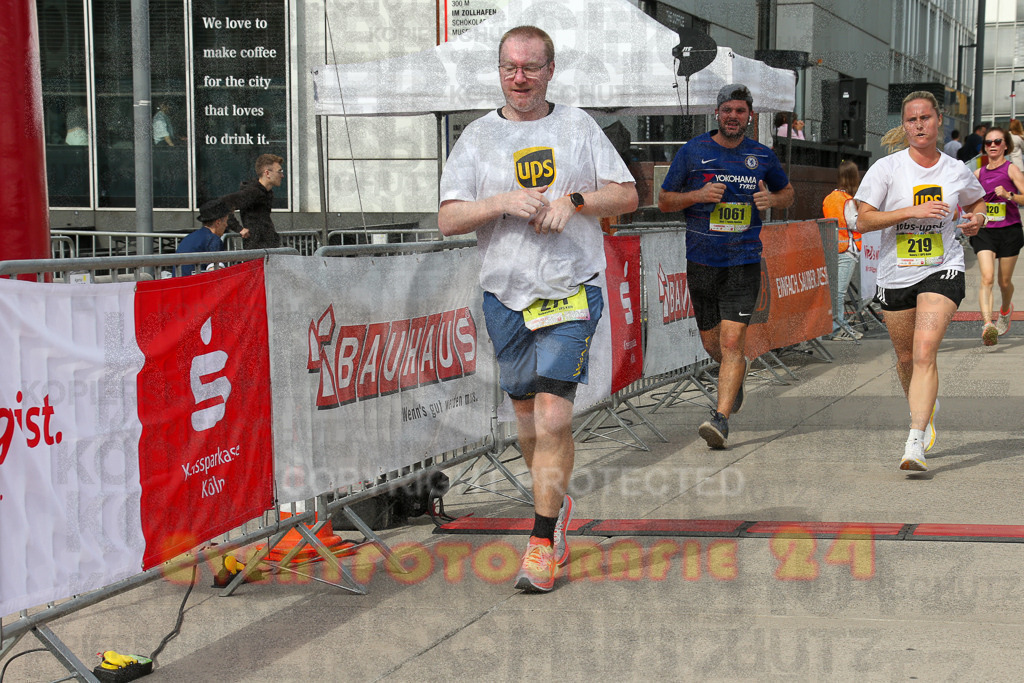 250920_1326_EX1_4596 | Sportfotografie im Rhein-Sieg Kreis, Köln, Bonn, NRW, Rheinland Pfalz, Hessen, etc. Unser Tätigkeitsfeld umfasst den Laufsport vom Volkslauf über den Marathon, Duathlon, Triathon bis zum Ultralauf wie Kölnpfad Ultra oder Schindertrail.