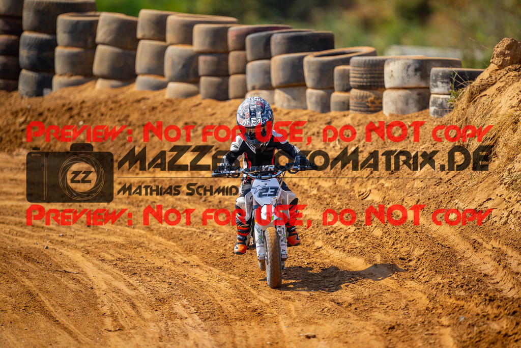 MaZZes-Fotomatrix-20260815-605209 | ROOKIES