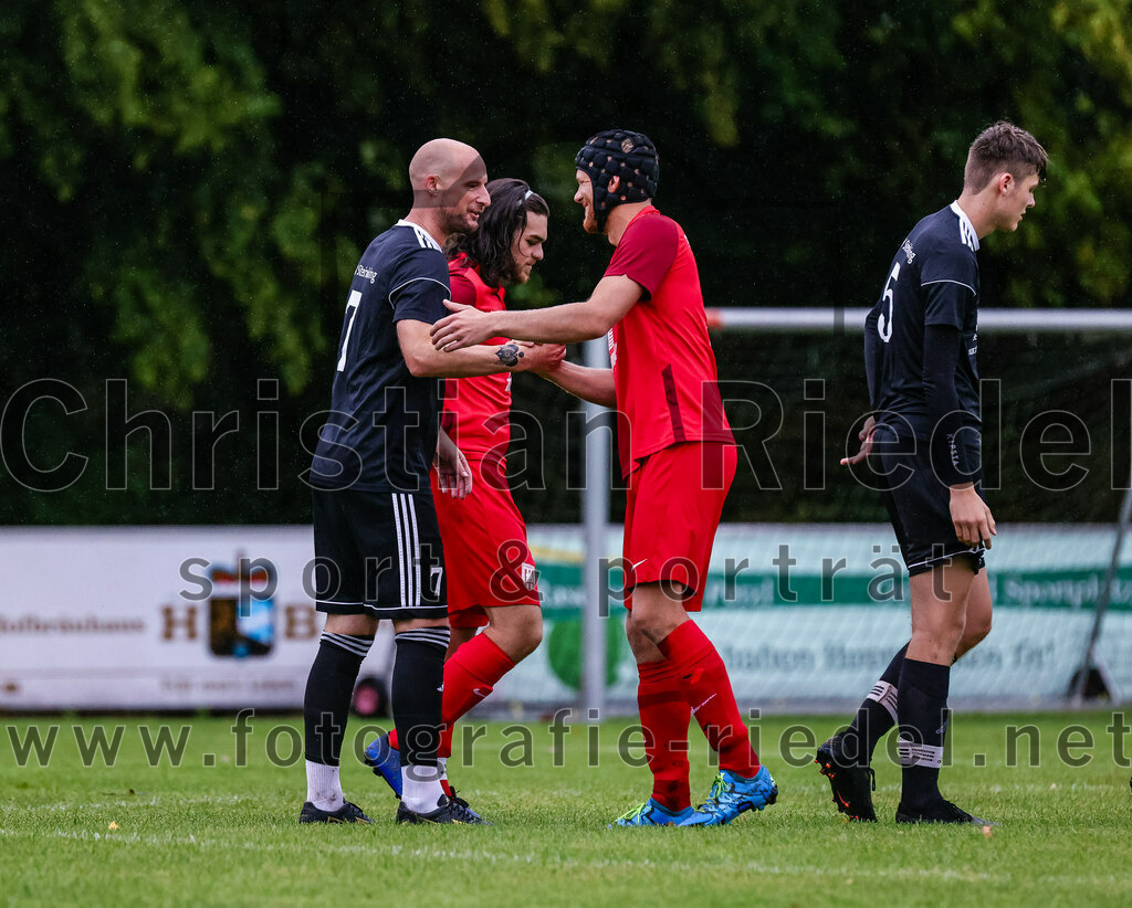 2023-08-27_006_TSV_Steinhoering_gegen_FC_Ebersberg | Steinhöring, Deutschland, 27.08.2023:
Fußball, Kreisklasse 2023 / 2024, 2. Spieltag, TSV Steinhöring gegen FC Ebersberg, Endergebnis: 2:0

Thomas Rotherbl (TSV Steinhöring, #7), Marius Ortmann (FC Ebersberg, #3)

Foto: Christian Riedel / fotografie-riedel.net
