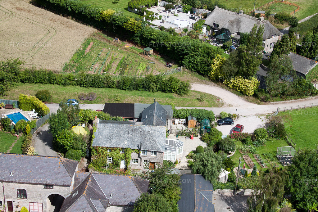 Aerial view: View of the town in Ipplepen in the state England, Great Britain. – Photo: IMG_19749.jpg taken on 07/25/2009 by Werner Riehm/FLY-FOTO.com – Resolution of the original: 4752 x 3168 px