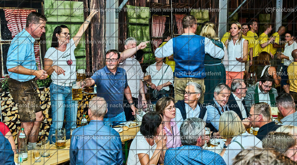 ALP5897_VOLKSFEST_Bieranstich_Ehrengaeste | (C)FotoLois.com, Alois Spandl, BIERANSTICH im Festzelt beim WIESELBURGER VOLKSFEST mit den TSCHECHEN als Vorband und dem Auftritt von Die HIGHLIGHTS, Mi 28. Juni 2023.