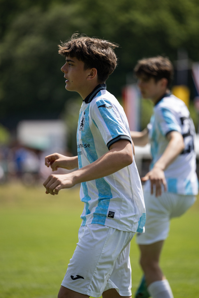 Fußball I Männer I 40. Pfingscup Hollage I 13099 | realhellocedii - Realisiert mit Pictrs.com