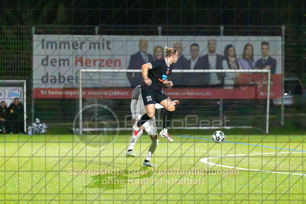 20261008_200341_0219_(c)_by_PhotoPeet | #,TSV Eschenbach (weiß) vs. SV Ebersbach (schwarz), Fußball, Bezirkspokal der Herren, Saison 2026/2027, Kunstrasenplatz, Schlater Straße, 73107 Eschenbach, 08.10.2026 - 19:30 Uhr,Foto: PhotoPeet / Sport- &amp; Eventfotografie / Peter Harich