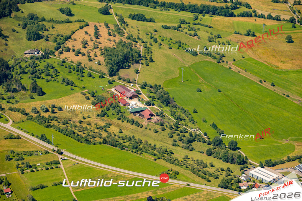 Das Luftbild zeigt : Weilstetten Balingen - Die Luftaufnahme wurde 2024 vom UL-Flugzeug aus erstellt ( keine Drohne ) - Hochauflösende Luftaufnahme - Für grossformatige Ausdrucke geeignet. Die Geschenkidee !Mit Lizenz und Bildrechte bestellbar