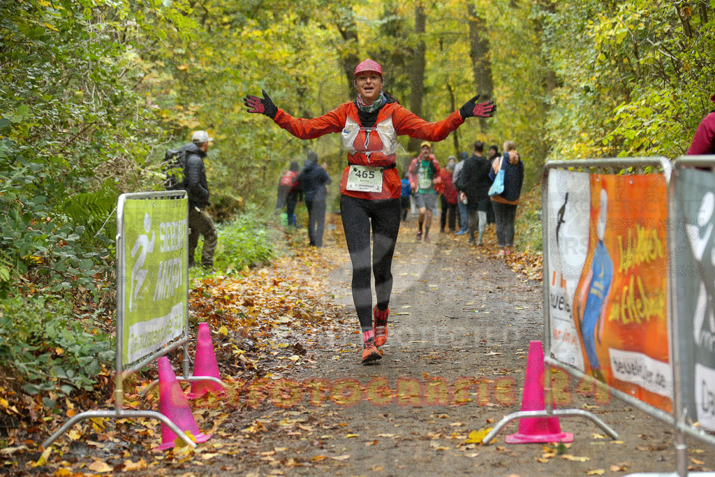 251026_1325_EX1_3447 | Sportfotografie im Rhein-Sieg Kreis, Köln, Bonn, NRW, Rheinland Pfalz, Hessen, etc. Unser Tätigkeitsfeld umfasst den Laufsport vom Volkslauf über den Marathon, Duathlon, Triathon bis zum Ultralauf wie Kölnpfad Ultra oder Schindertrail.