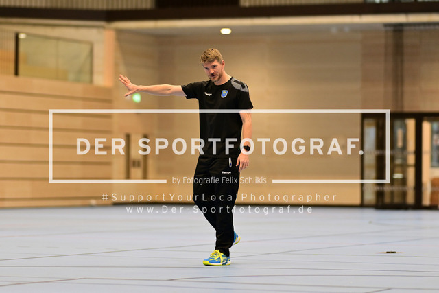 Handball I Frauen I Saison 2025-2026 I 1. HBF I Buxtehuder SV I Trainervorstellung I 50115 | Vorstellung des neuen Trainers beim Buxtehuder SV, Team Buxtehude: Cheftrainer Nicolaj Andersson, Nicolaj Bredekjaer Andersson, Name: Andersson, Nicolaj Bredekjaer, Alter: 37, Nationalität: Dänemark, DäneHier zu sehen: das erste Coaching von Nicolaj Bredekjaer Andersson (Buxtehuder Sportverein)  - Realisiert mit Pictrs.com