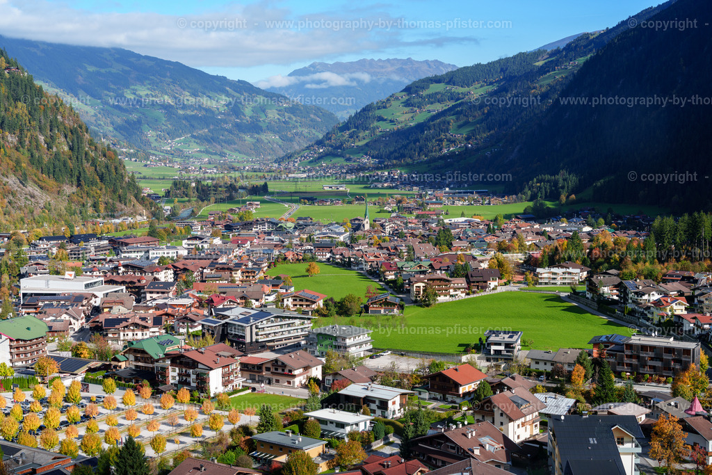  Mayrhofen Blick aus Ahornbahn copyright  Thomas Pfister-1 | PHOTOGRAPHY BY THOMAS PFISTER