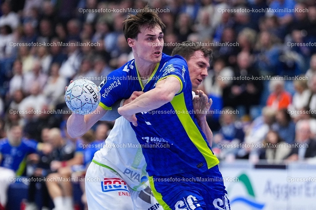 xYDRx11042601014 | 11.04.2026, xydrx, Handball, 1.HBL, VfL Gummersbach - HSG Wetzlar, Schwalbe-Arena: Jona Schoch (HSG Wetzlar #22) im Zweikampf gegen Miro Schluroff (VfL Gummersbach #15)   Photo: xYannisxDreimannxPressefotoKochx