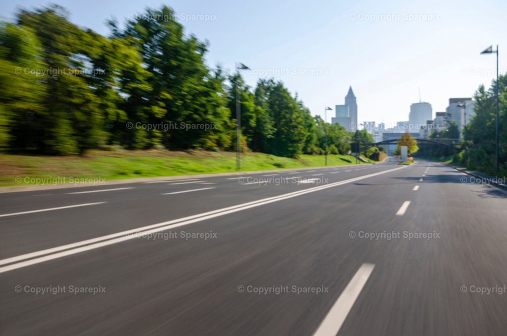 CAR_City_Street5_Rig | Camera height 1,1m - light 2/45° - Drive - Realisiert mit Pictrs.com