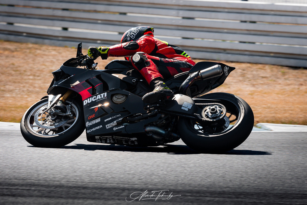 Ducati Trackday Hockenheimring 2026 | Entdecken Sie die faszinierende Welt von Alexander Tschuncky Arts: Kreative Fotografie, atemberaubende Automobilkunst und hochwertiger Bilderdruck. Lassen Sie sich inspirieren! - Realisiert mit Pictrs.com